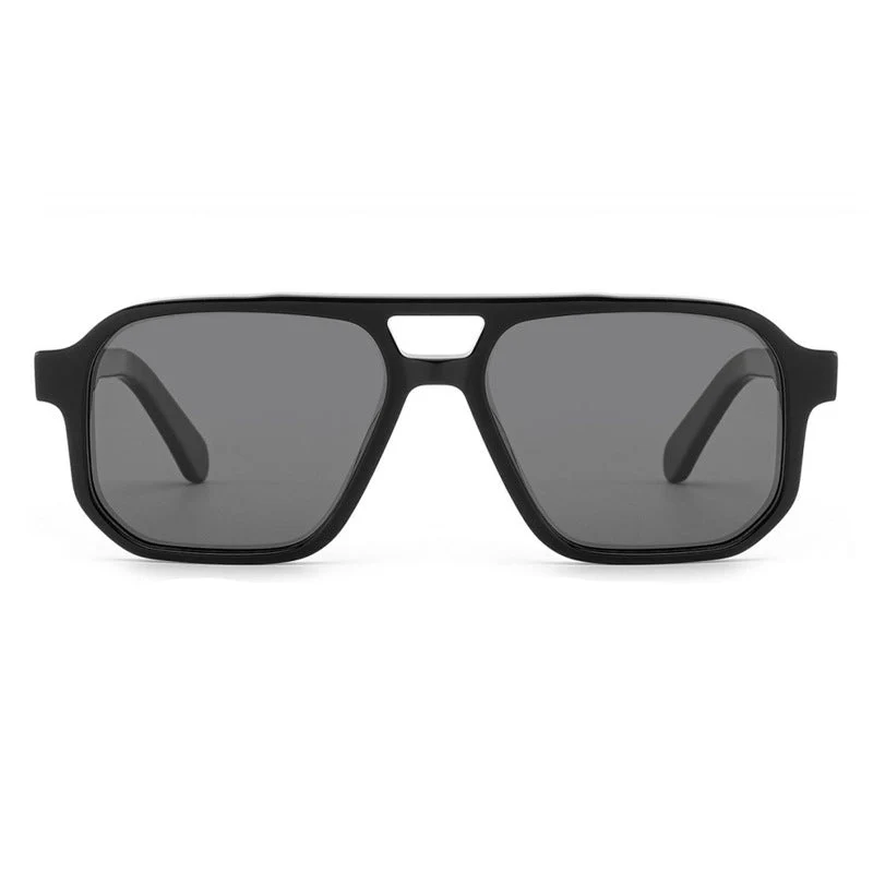 Dame solbrille i moderne, geometrisk design med robust ramme og UV-beskyttelse Luvikno