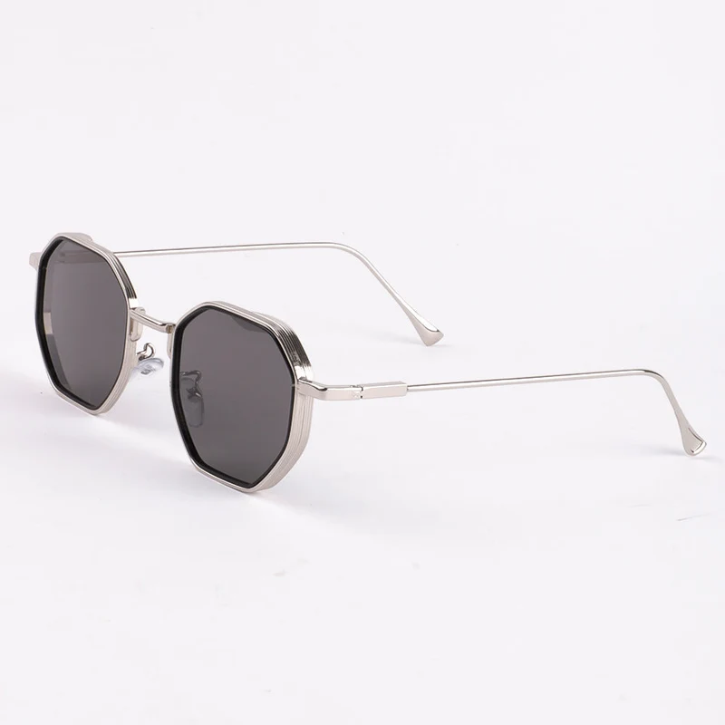 Dame solbrille i moderne, åttekantede design med UV-beskyttelse Luvikno