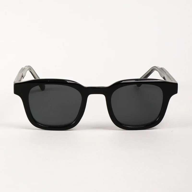 Dame solbrille i markant minimalistisk stil Luvikno
