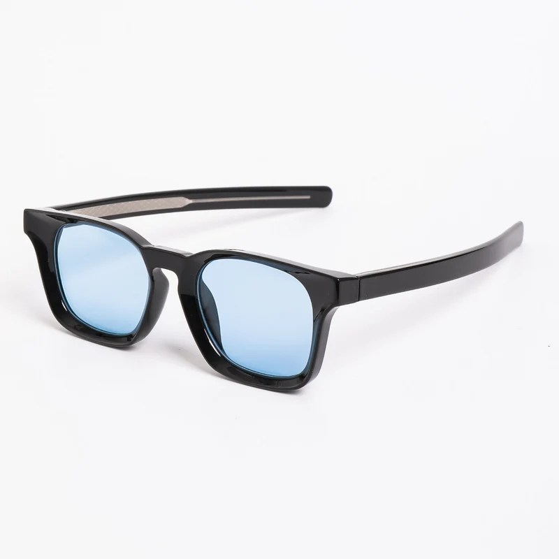 Dame solbrille i klassisk retrostil med UV400 beskyttelse Luvikno