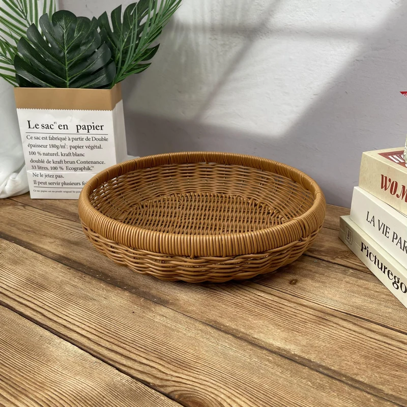 Dame rund Serveringskurv laget av flettet Rattan Luvikno