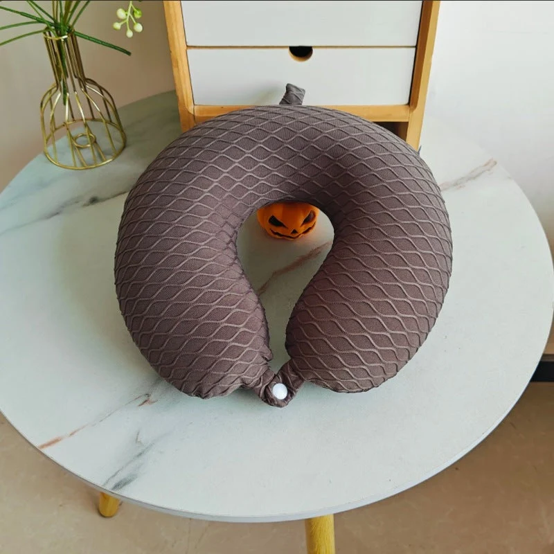 Unisex nakkestøtte med ergonomisk design og avtakbart trekk Luvikno