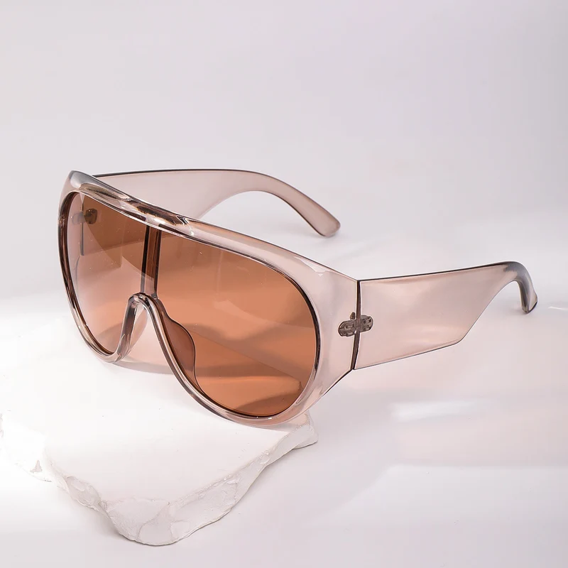 Dame oversized solbriller i moderne design med UV-beskyttelse Luvikno