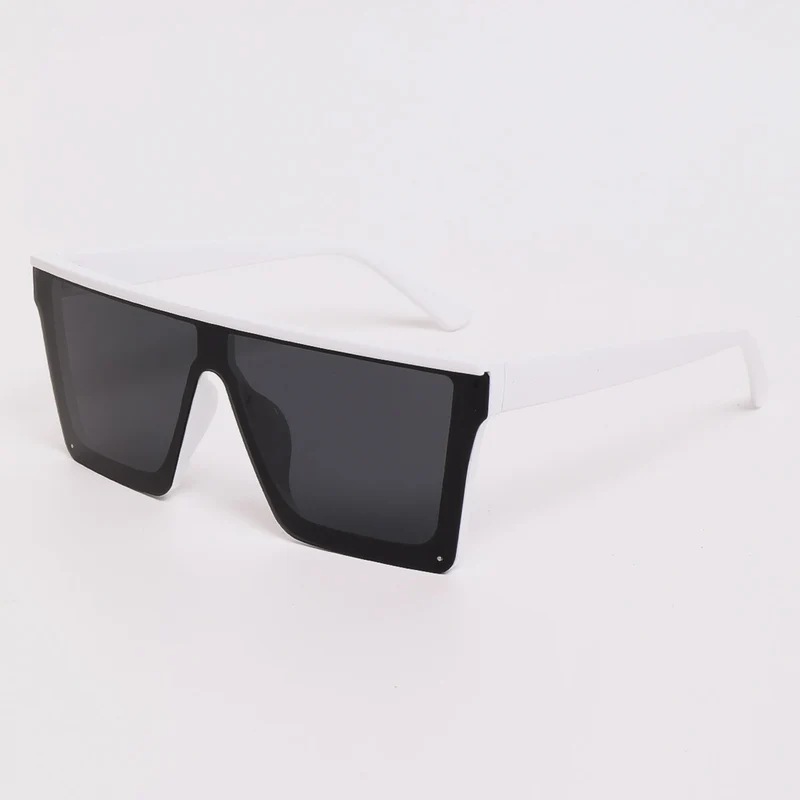 Dame oversized solbriller i futuristisk design Luvikno