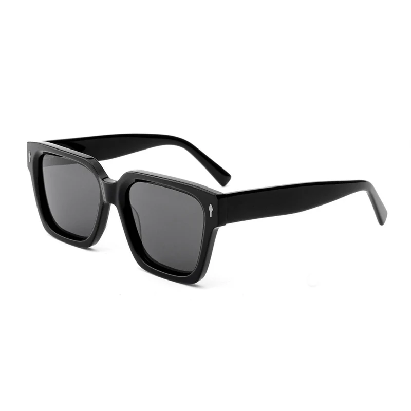 Dame moteriktig solbrille med robust ramme og UV-beskyttelse Luvikno
