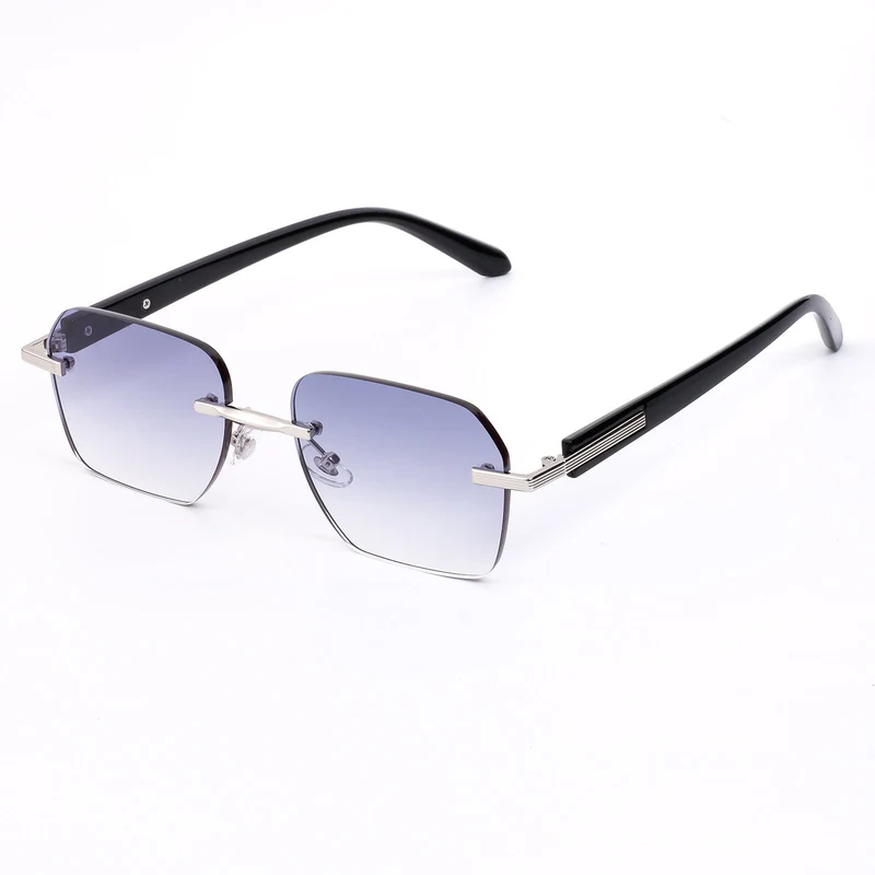 Dame mode solbrille med elegant metallramme og robuste glass Luvikno