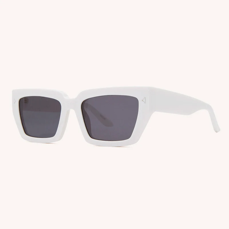 Damer fashionable solbriller i trendy, elegant design Luvikno