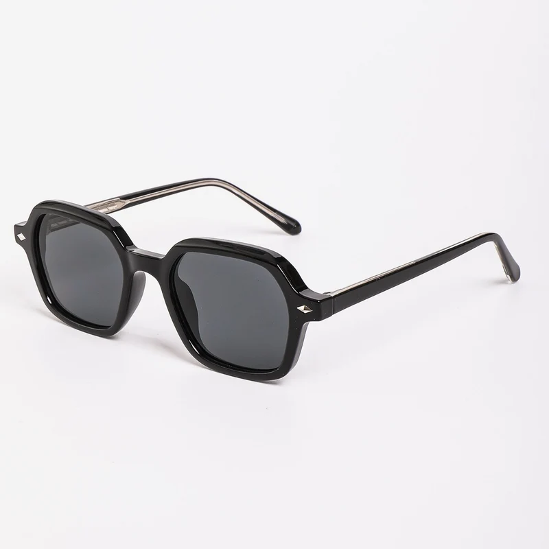 Dame moteriktig solbrille i stilig oktagon-design Luvikno