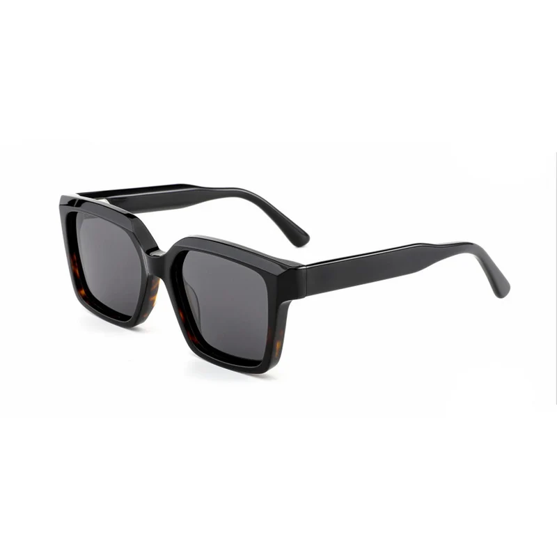 Damer moterik solbrille i markant kvadratisk design Luvikno