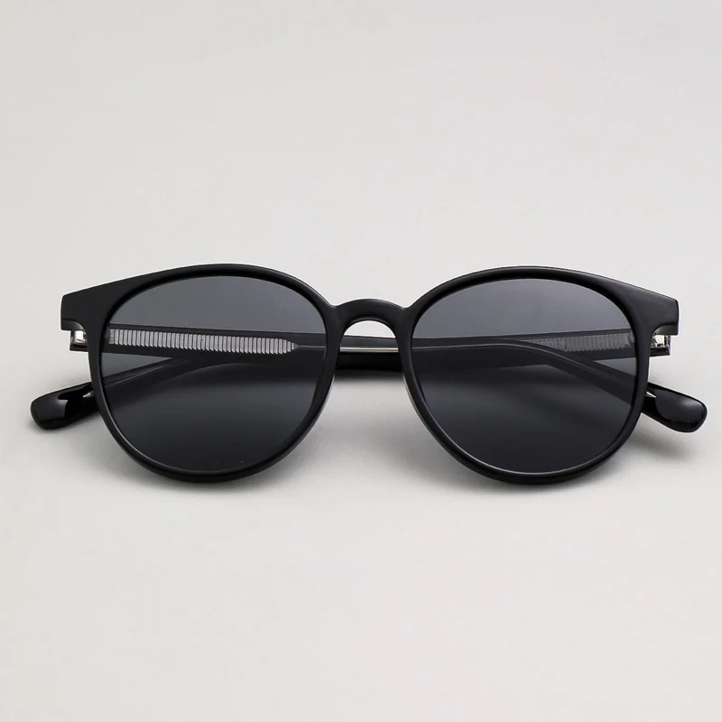 Dame moterik solbrille i elegant, rund design med UV-beskyttelse Luvikno
