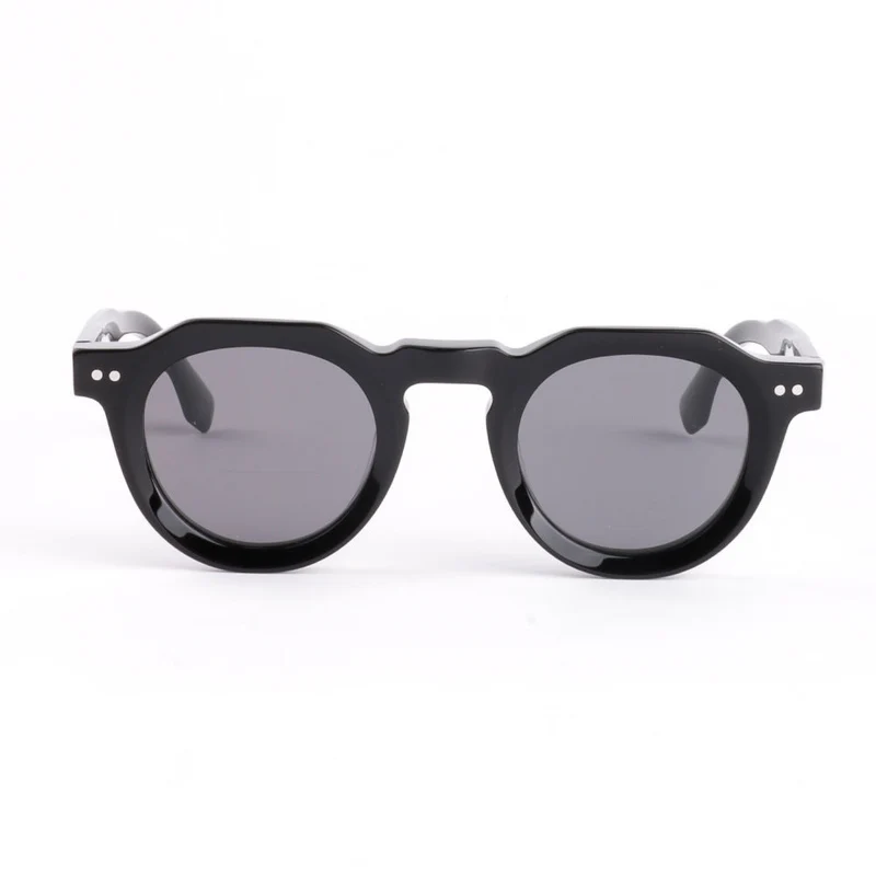 Dame moteriktig solbrille i unikt retrodesign med polariserte linser Luvikno
