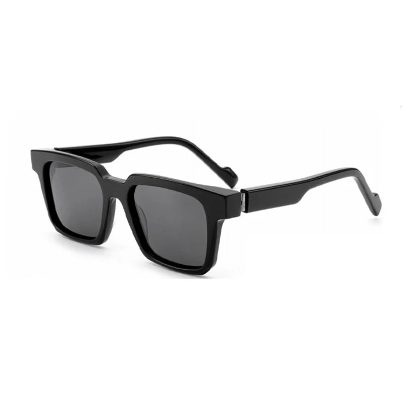 Dame moteriktig kvadratisk solbrille med bred ramme Luvikno