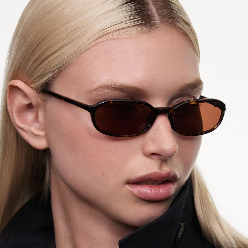 Damer lesebrille med ergonomisk design og smal ramme Luvikno