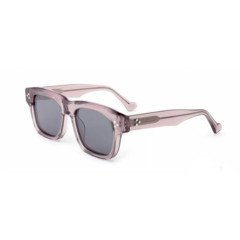 Dame designer solbrille i retro-inspirert kvadratdesign med høykvalitets plastramme Luvikno