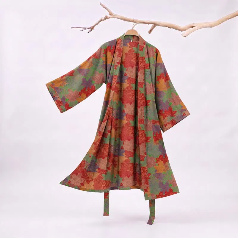 Kimono-Bademantel aus Baumwolle mit Ahornblattmuster für den Herbst