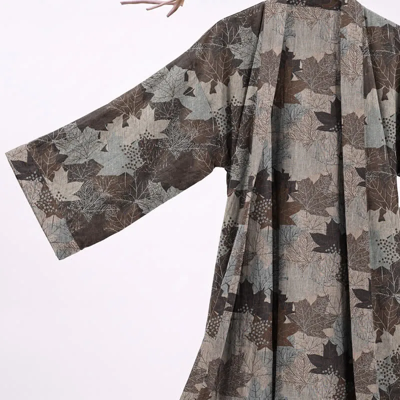 Kimono-Bademantel aus Baumwolle mit Ahornblattmuster für den Herbst