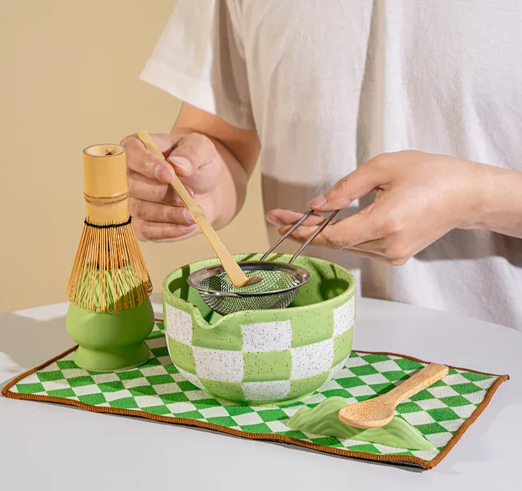 MatchaGenuss Keramik-Teeset – Japanisch Inspiriertes Matcha-Set mit Teeschale & Bambusbesen | Mehrteiliges Zubehörset | Für Matcha-Zubereitung & Teezeremonie