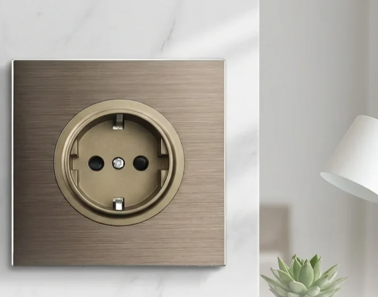PowerLux Wandsteckdose Braun – Schuko Steckdose Aluminium | USB & Netzwerkanschluss | Moderne Unterputz Lösung