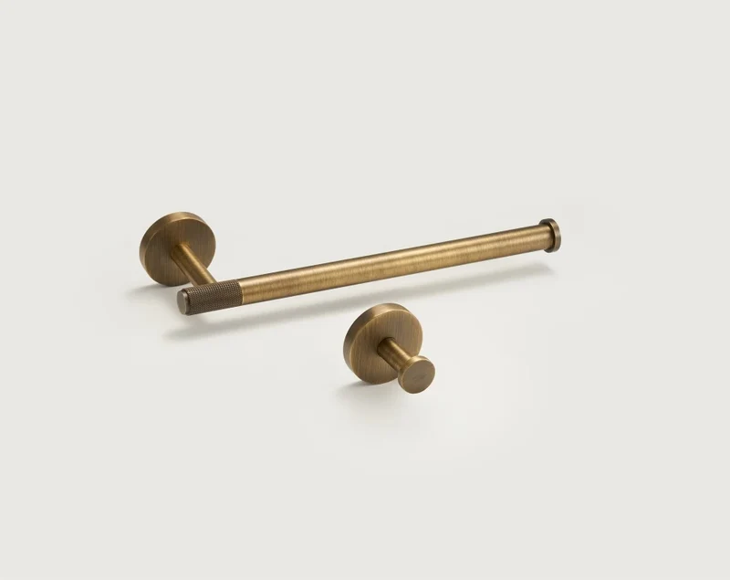 VintageGriff Badaccessoires Set Bronze – Gerändelte Messing Optik | Handtuchhalter & Toilettenpapierhalter | Rustikales Badezimmer Design