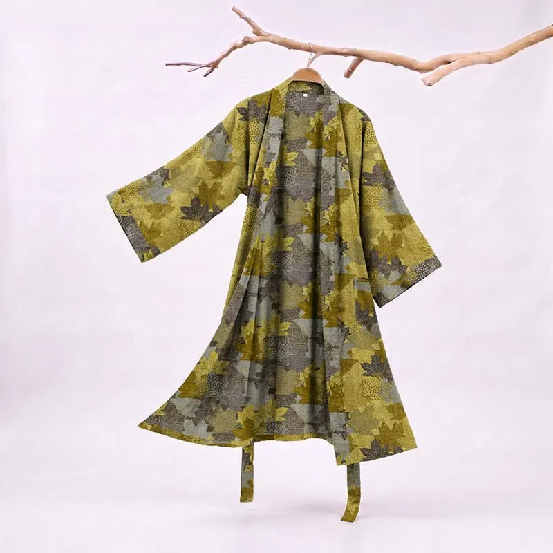 Kimono-Bademantel aus Baumwolle mit Ahornblattmuster für den Herbst