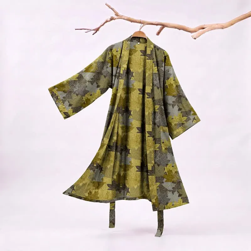 Kimono-Bademantel aus Baumwolle mit Ahornblattmuster für den Herbst
