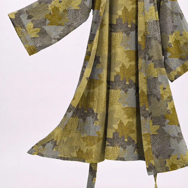 Kimono-Bademantel aus Baumwolle mit Ahornblattmuster für den Herbst