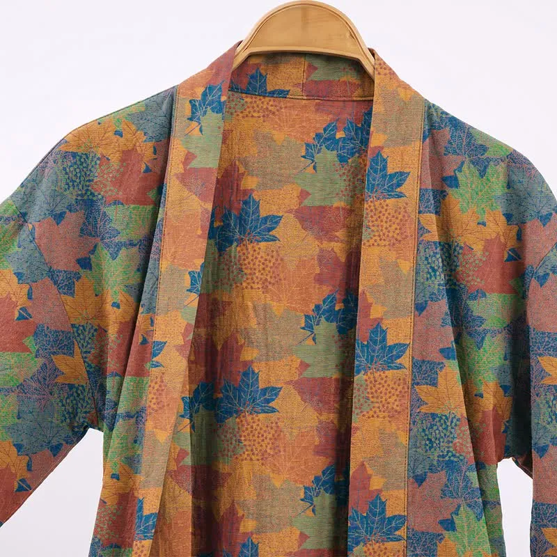 Kimono-Bademantel aus Baumwolle mit Ahornblattmuster für den Herbst