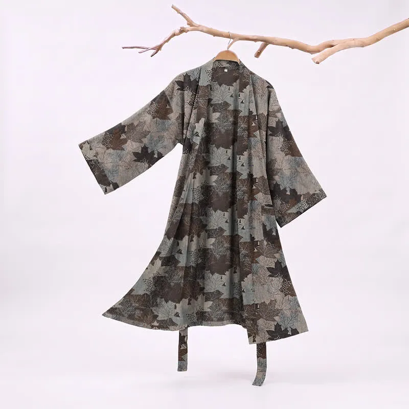 Kimono-Bademantel aus Baumwolle mit Ahornblattmuster für den Herbst