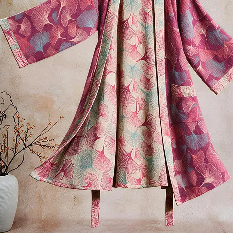 Künstlerischer Kimono aus Ginkgoblättern – Loungewear-Bademantel