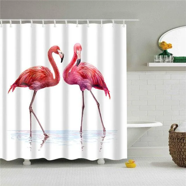 Duschvorhang gezeichnete Flamingos im Wasser