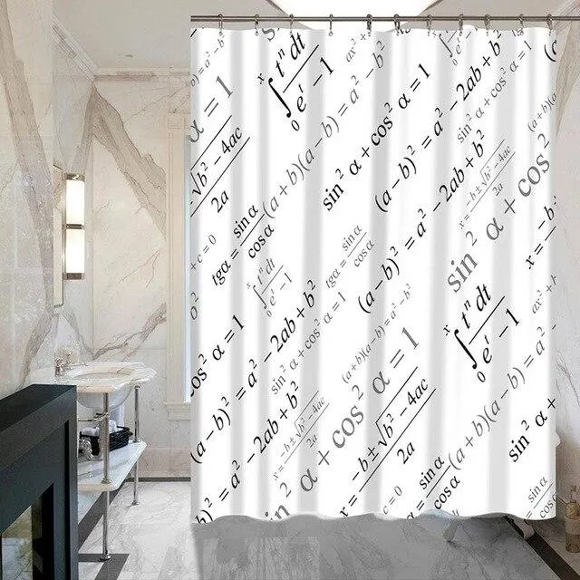 Duschvorhang mit mathematischen Formeln bedruckt