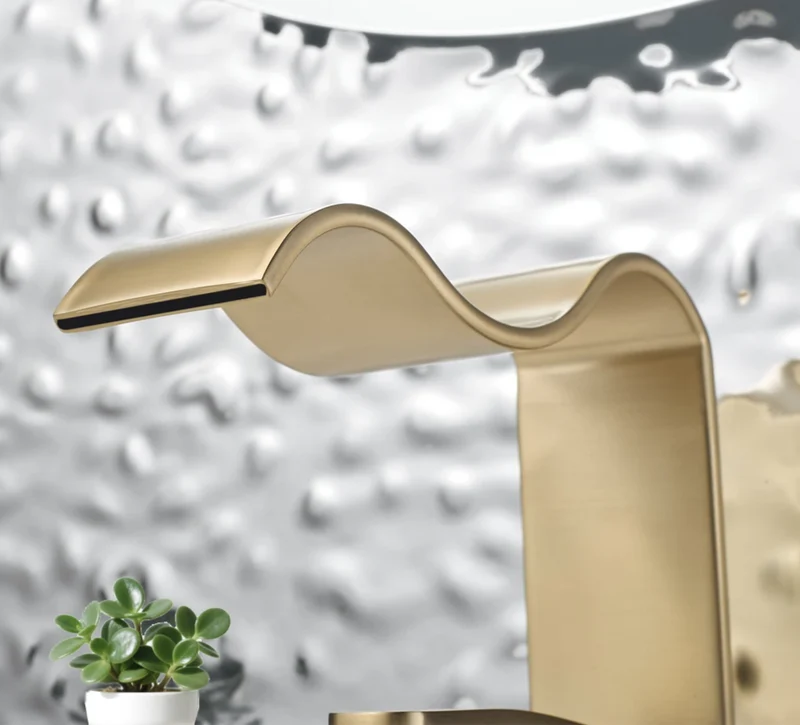 Goldglanz Waschtischarmatur mit Wasserfallauslauf und Einhebelmischer