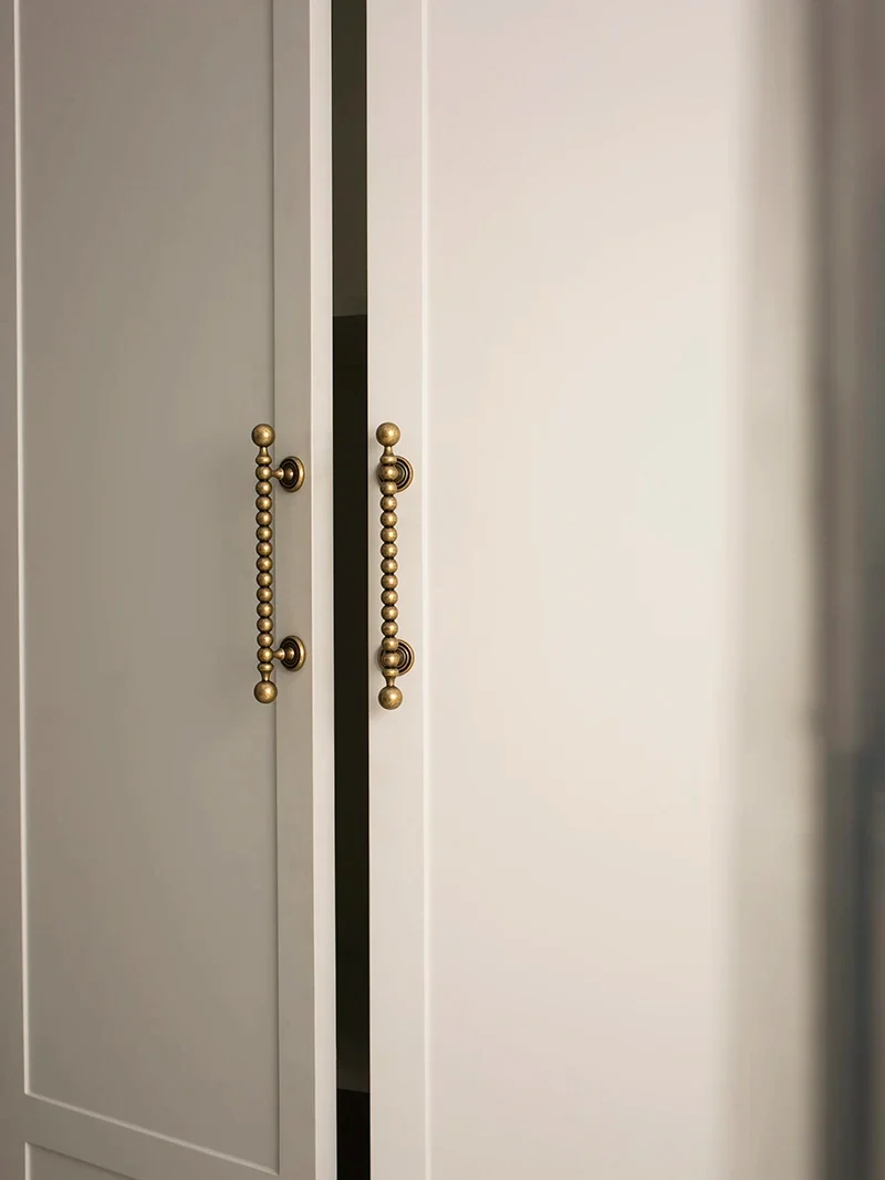 Novarix OrbT-Bar Möbelgriff & Knopf – Rundes Antik-Bronze Design aus Massivem Messing (128 mm)
