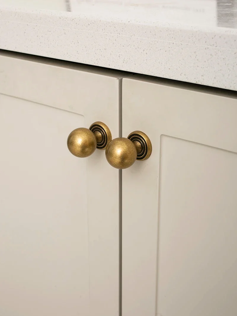 Novarix OrbT-Bar Möbelgriff & Knopf – Rundes Antik-Bronze Design aus Massivem Messing (128 mm)