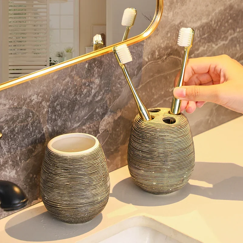 CeramiLux Vintage Badezimmer Set – Duschgel Flasche, Zahnbürstenhalter & Mundspülbecher