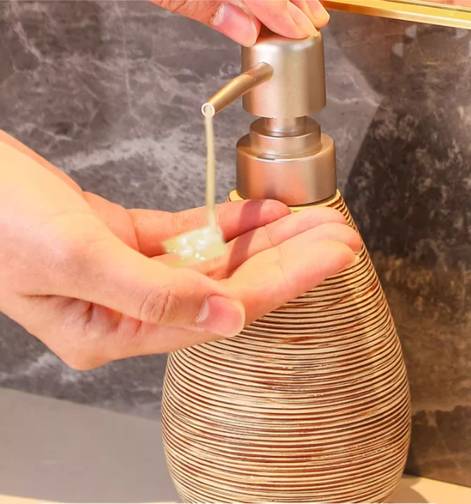 CeramiLux Vintage Badezimmer Set – Duschgel Flasche, Zahnbürstenhalter & Mundspülbecher