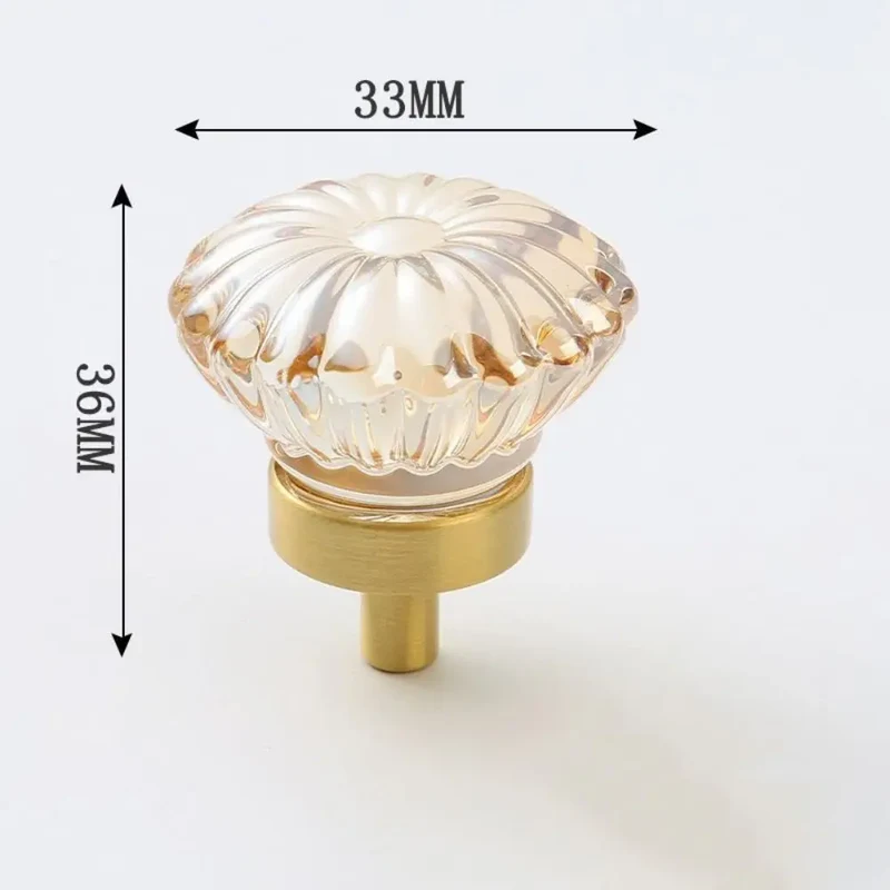 LuxoraCrystal Champagne – Kristall Möbelknopf mit Goldbasis