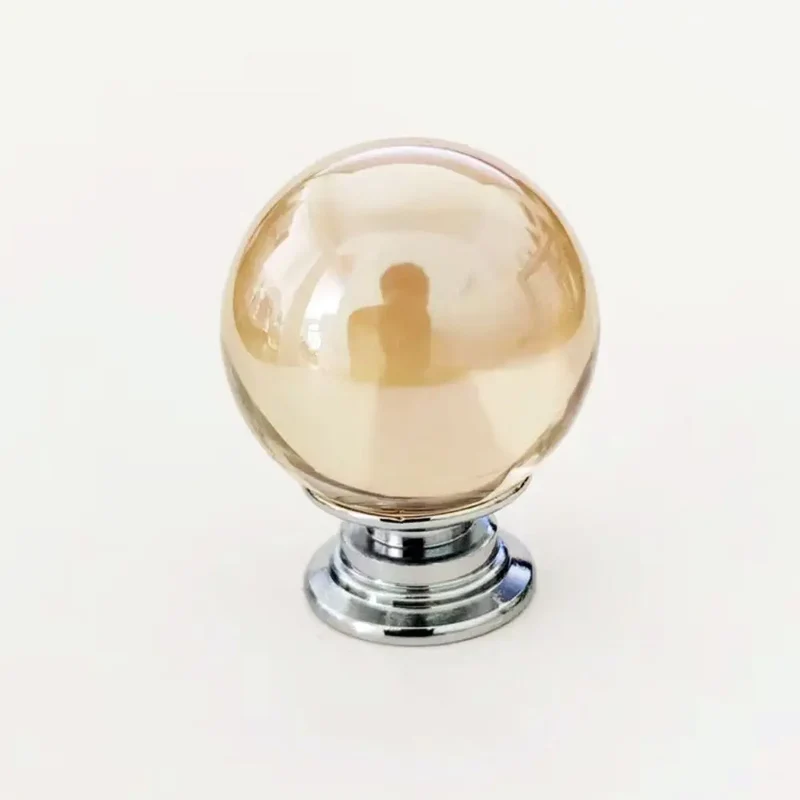 LuxoraCrystal Champagne – Kristall Möbelknopf mit Goldbasis
