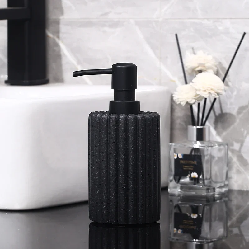 CeramiPure Studio Kreativer Keramik Seifenspender – Elegantes Badaccessoire für Zuhause & Hotel