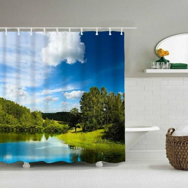 Duschvorhang mit idyllischer Landschaft am See