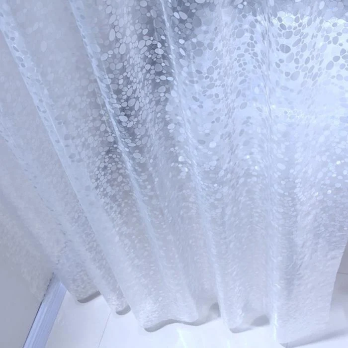 Transparenter Duschvorhang mit dezentem Glitzermuster