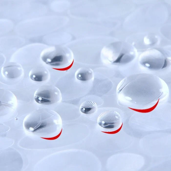 Transparenter Duschvorhang mit dezentem Glitzermuster