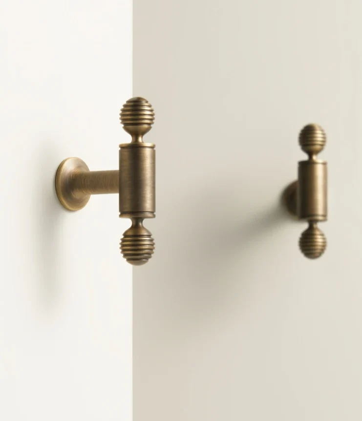 BrassElegance Massivmessing Antik T-Griff