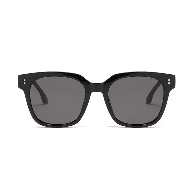 Dame solbrille i innovativ design med bred ramme Luvikno