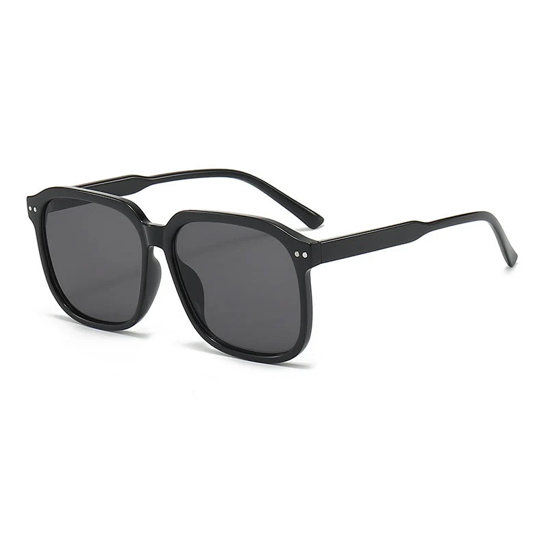 Dame Kvadratisk Solbrille med robust ramme og UV-beskyttelse Luvikno