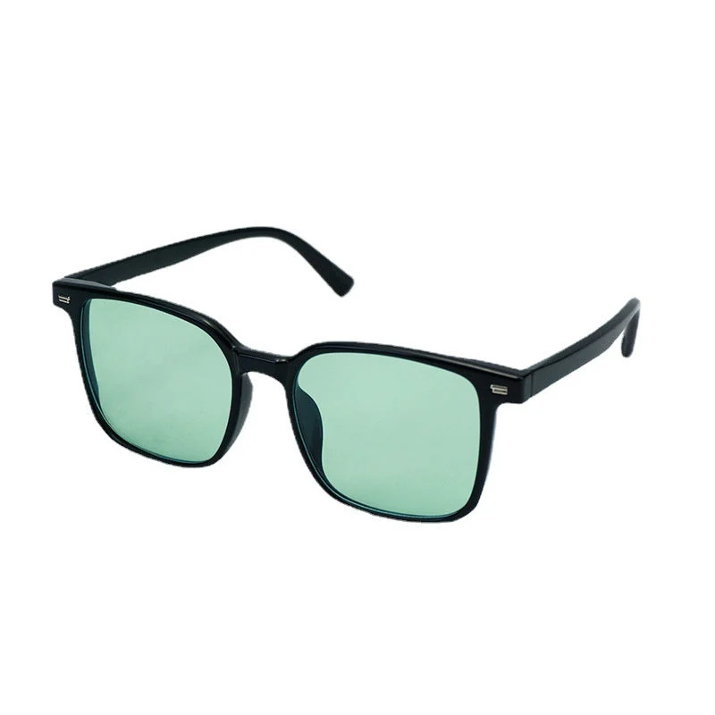Dame Kvadratisk Solbrille med moderne aksenter Luvikno