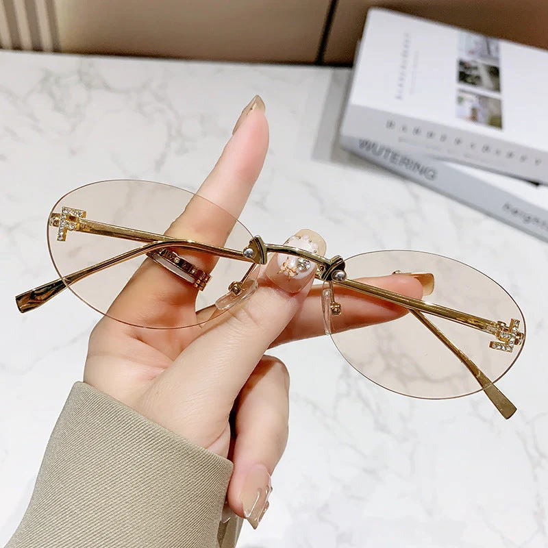 Dame Modische solbrille med innovativt design og komfortabel ramme Luvikno
