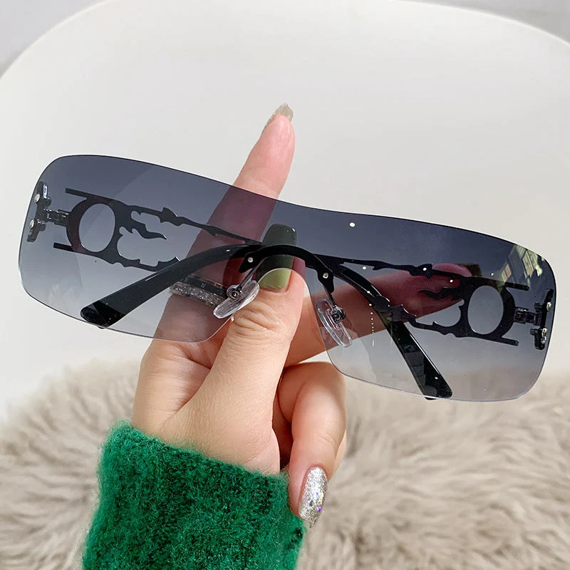 Dame moteriktig solbrille med innovativt design Luvikno