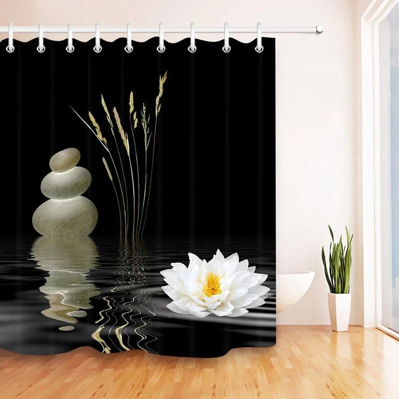 Schwarzer Zen Duschvorhang mit Lotusblüte