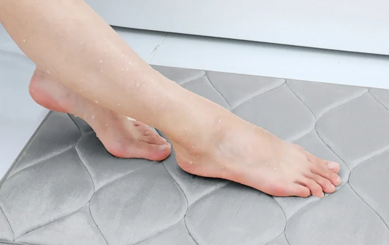 SoftStep Badematte Komfort – Memory-Schaum Teppich | Rutschfest & Saugstark | Weiches Badezimmer Erlebnis